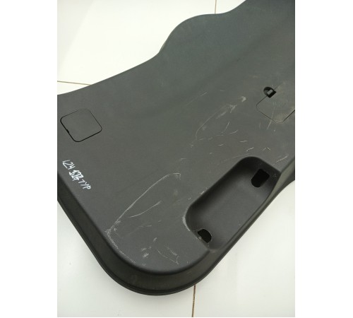 Обшивка крышки багажника