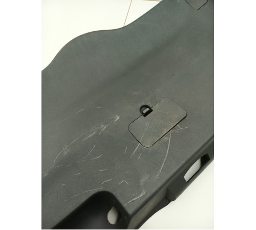 Обшивка крышки багажника