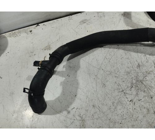 Патрубок охлаждения