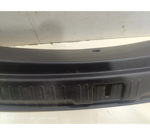 Накладка замка двери крышки багажника