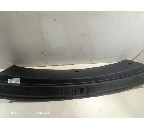 Накладка замка двери крышки багажника