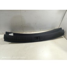 Накладка замка двери крышки багажника