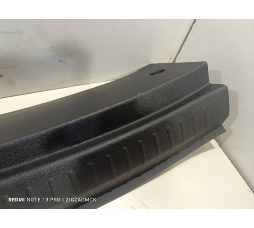 Накладка замка двери крышки багажника