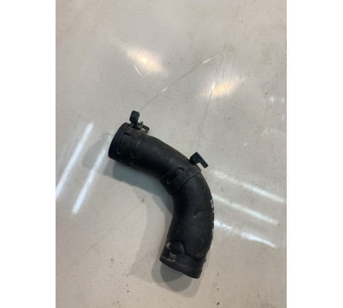 Патрубок системы охлаждения