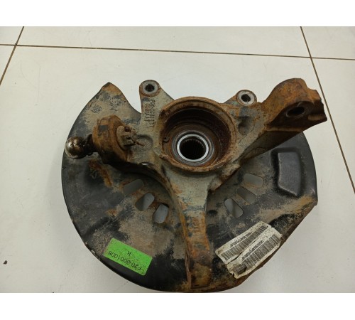 Кулак поворотный передний правый