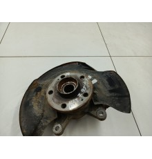 Кулак поворотный передний правый