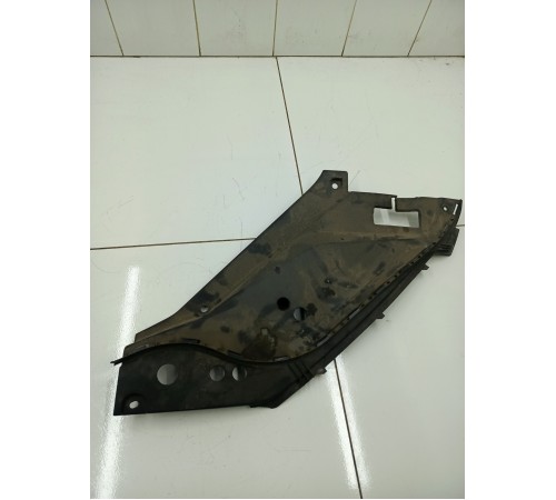 Накладка передней панели правая