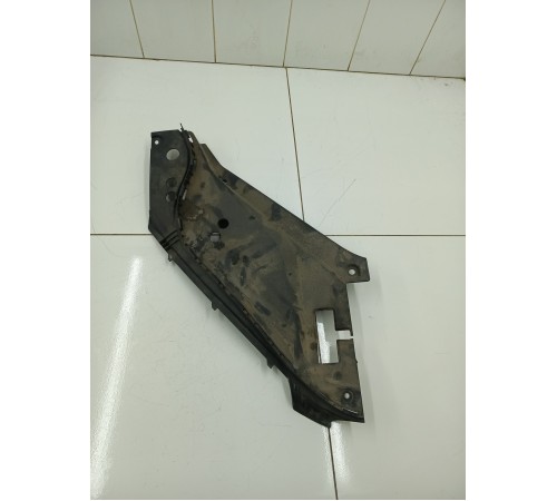 Накладка передней панели правая