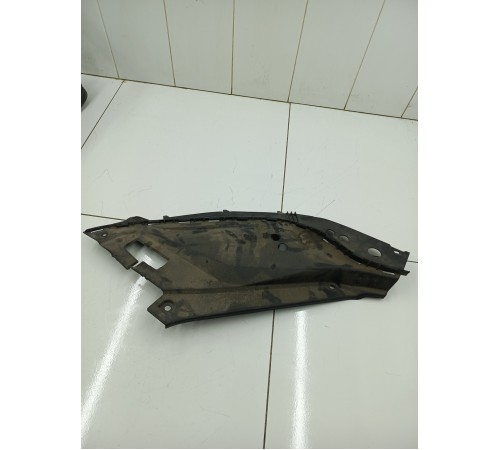 Накладка передней панели правая