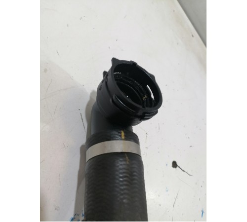 Патрубок системы охлаждения