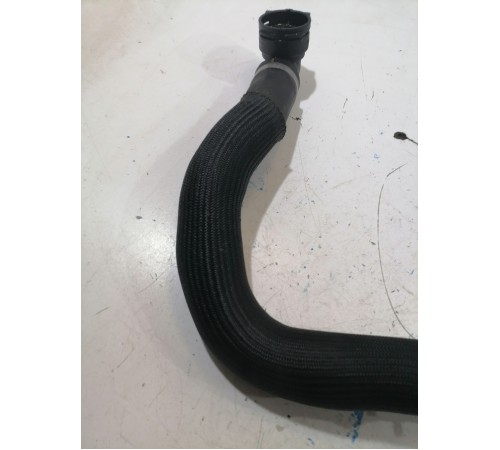 Патрубок системы охлаждения