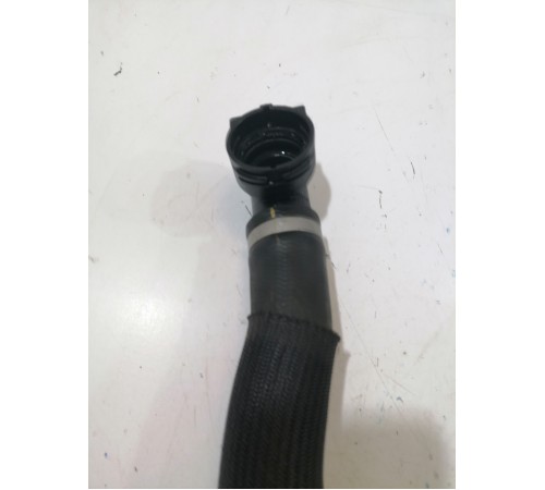 Патрубок системы охлаждения