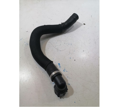 Патрубок системы охлаждения