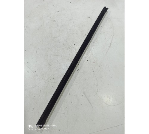 Уплотнитель стекла (задний правый внутренний)