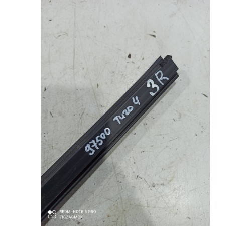 Уплотнитель стекла (задний правый внутренний)