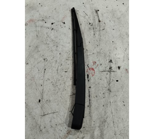 Поводок крышки багажника