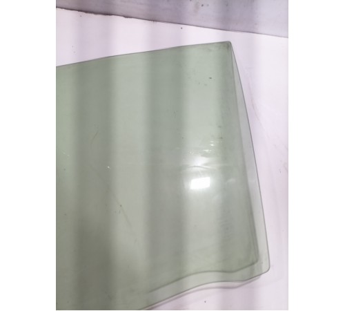 Стекло двери переднее правое