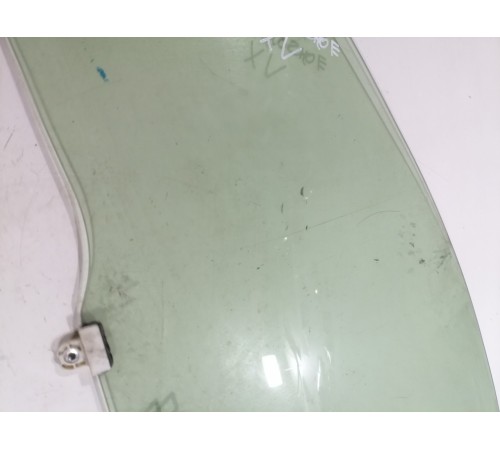 Стекло двери переднее правое