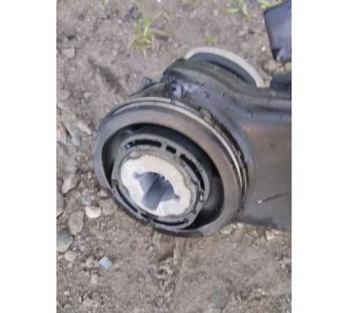 Балка подвески задняя (подрамник)