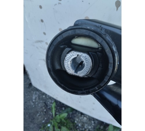 Балка подвески задняя (подрамник)