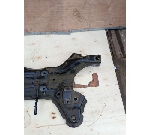 Балка подвески (подрамник) передняя