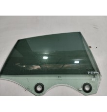 Стекло двери (заднее правое)