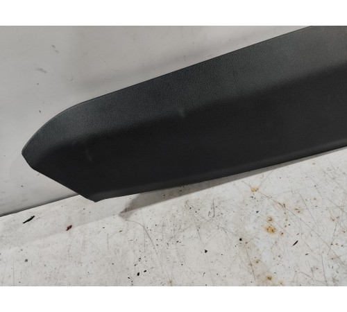 Обшивка крышки багажника