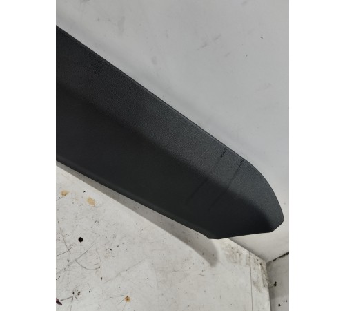 Обшивка крышки багажника