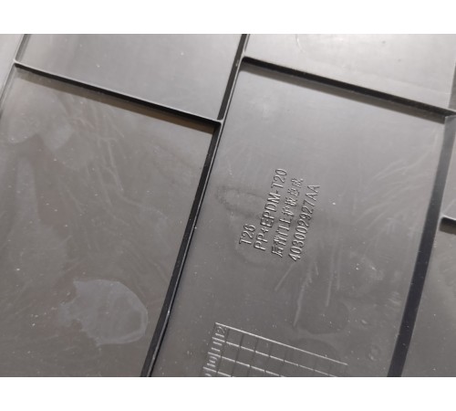 Обшивка крышки багажника