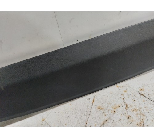 Обшивка крышки багажника