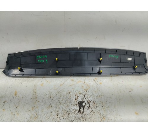 Обшивка крышки багажника