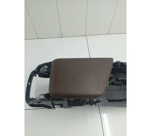 Подлокотник (каркас центральной консоли)