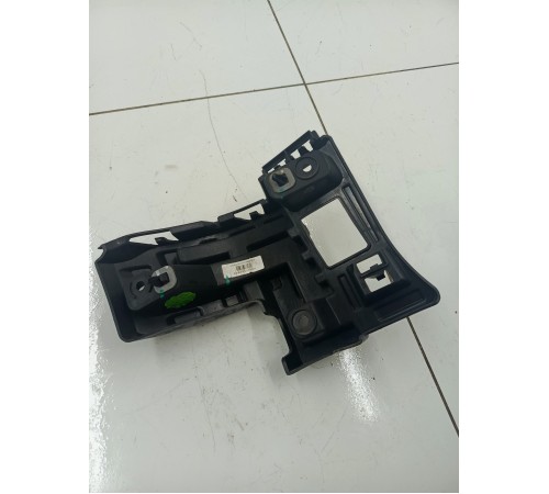 Кронштейн заднего бампера правый