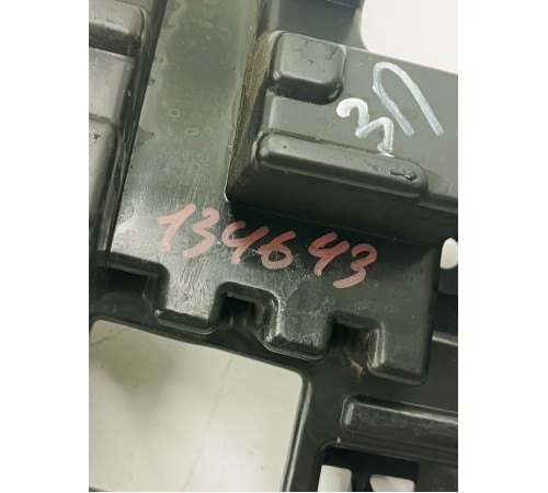 Кронштейн заднего бампера правый