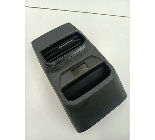 Накладка центральной консоли задняя