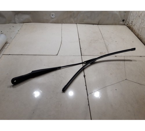 Поводок стеклоочистителя(левый)