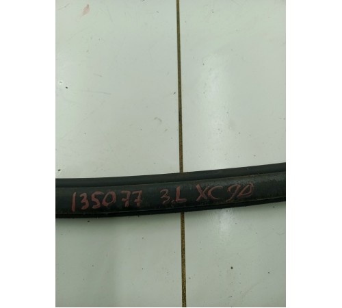 Уплотнитель двери задний левый