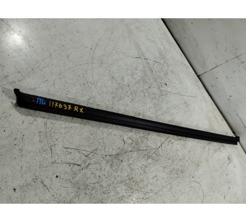 Уплотнитель стекла передний левый внутренний