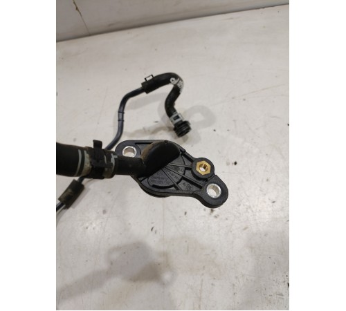 Фланец системы охлаждения с патрубком