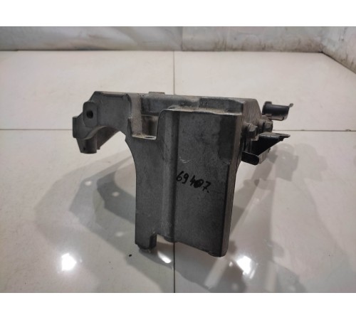 Кронштейн двигателя