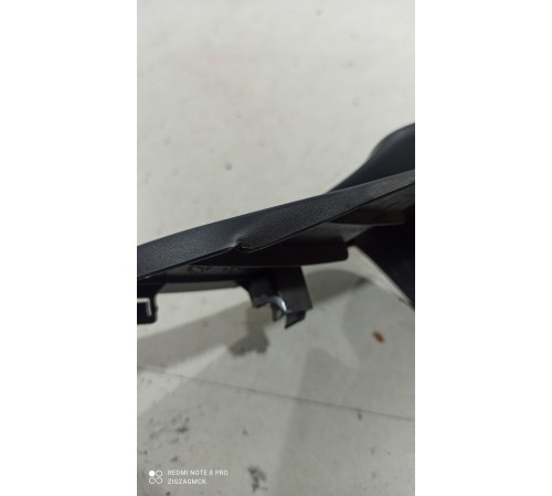 Уголок двери (передний левый внутренний)