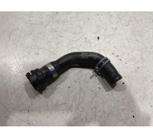 Патрубок системы охлаждения