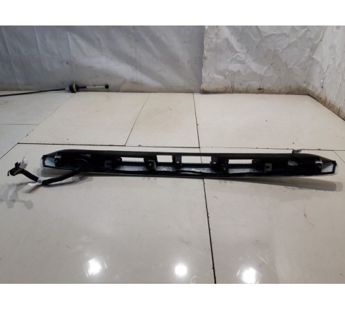 Накладка крышки багажника (внешняя с проводкой)