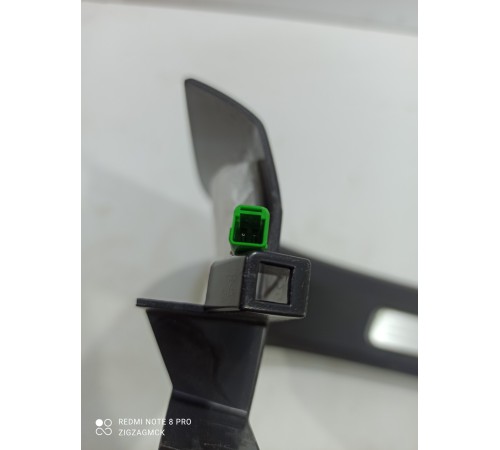 Накладка порога (передняя, левая)