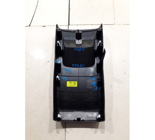 Накладка центральной консоли (задняя)