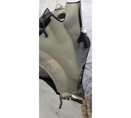 Крыло переднее левое