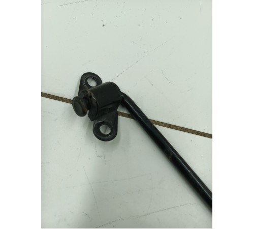 Держатель капота 