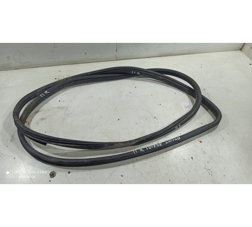 Уплотнитель двери(передний правый)