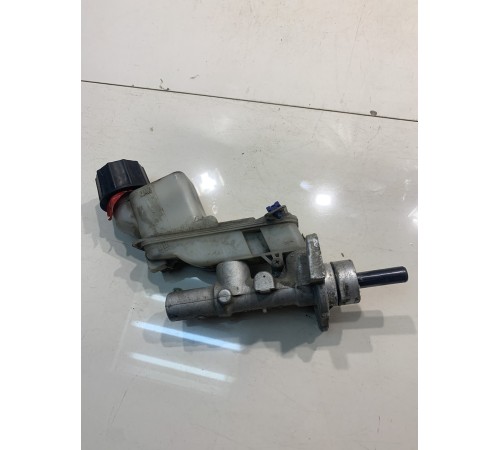 Бачок главного тормозного цилиндра (в сборе)