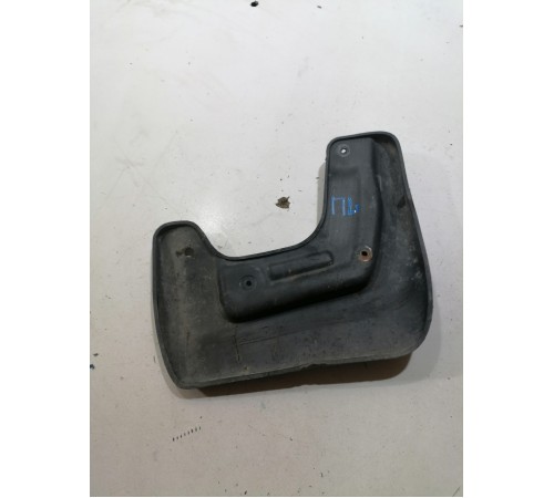 Брызговик передний левый